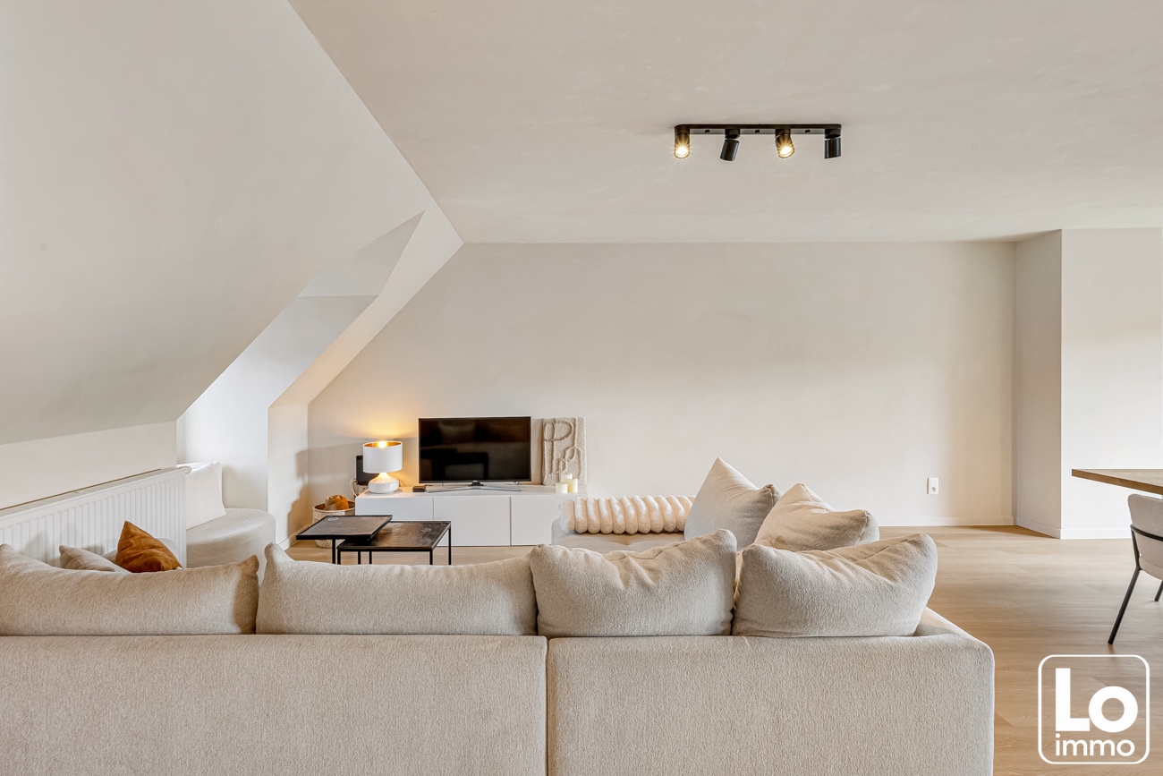 Prachtig gerenoveerd dakappartement van 110m² en zuid gericht terras (5m²) - foto 2