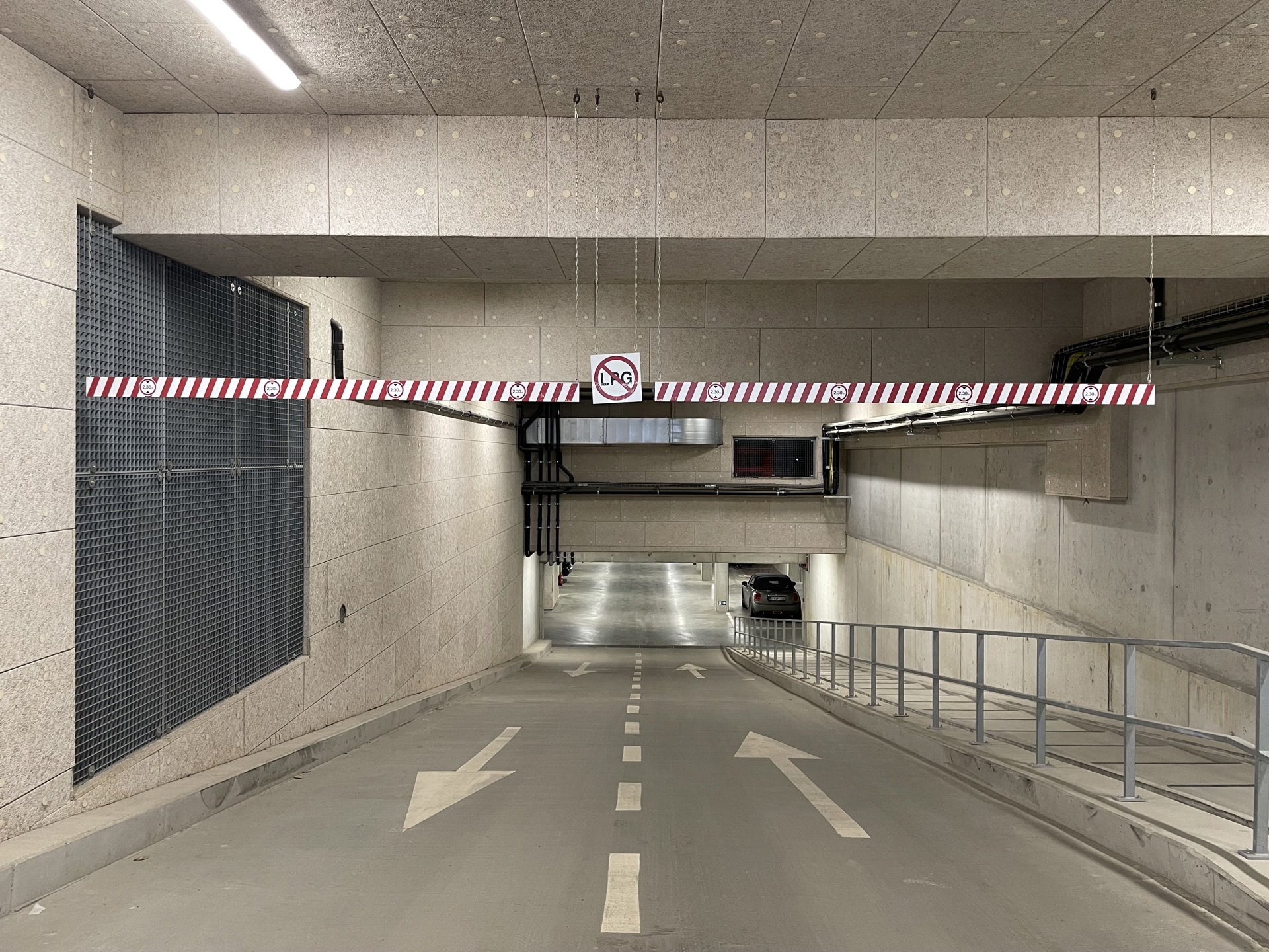 ANTWERPEN-CENTRUM - Ondergrondse staanplaats - foto 4