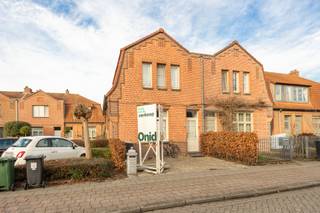 Authentiek wonen naast het Frijthoutpark. Deze instapklare gezinswoning combineert karakter met hedendaags comfort. Gelegen op de grens van Mortsel...