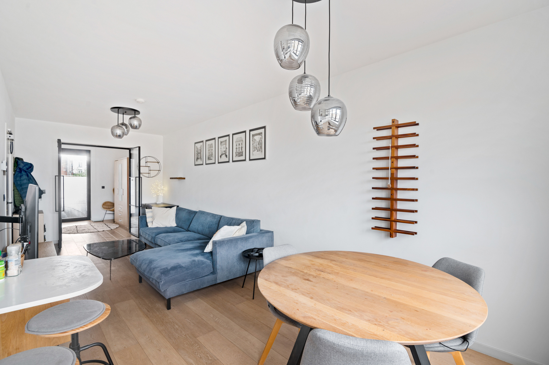 Gerenoveerd en stijlvol appartement met terras! - foto 3