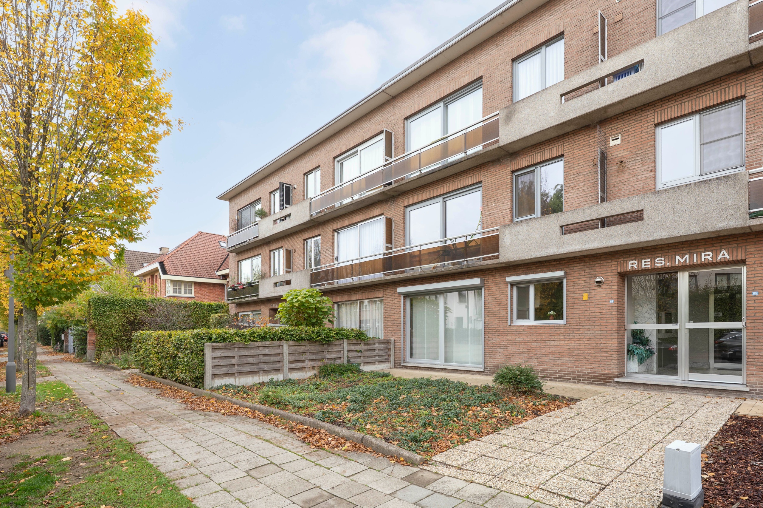 Verzorgd gelijkvloers appartement met 2 slaapkamers en tuin op toplocatie in Ekeren-Mariaburg! - foto 1