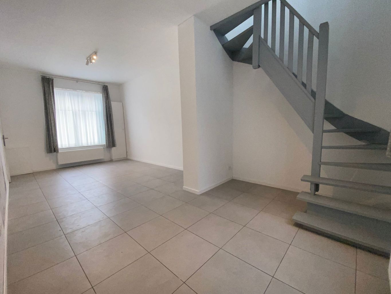 Gerenoveerde gesloten bebouwing met twee kamers  - foto 4