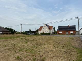 In de Reynaertstraat te Sint-Baafs-Vijve (Wielsbeke) vinden we dit prachtig gelegen stuk bouwgrond met een totale grondoppervlakte van ca. 1.036...