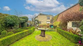 Bij ImmoFusion 7/7 “open huis” : klik op onze 3D-TOUR.Ervaar vastgoed alsof je er zelf doorloopt!Boven bevindt zich een ruim appartement van 260m²...