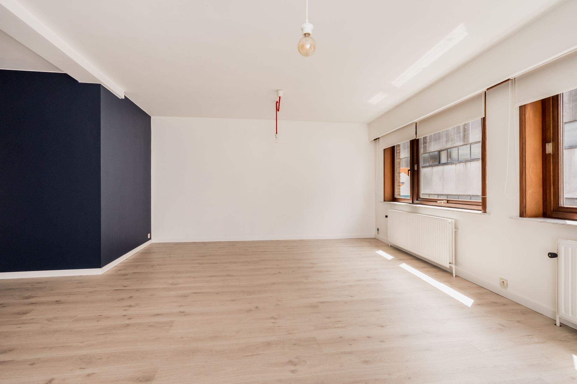 Spacious Duplex Apartment with 2 Bedrooms and Pleasant Terrace in the Centre of Mechelen - photo 5