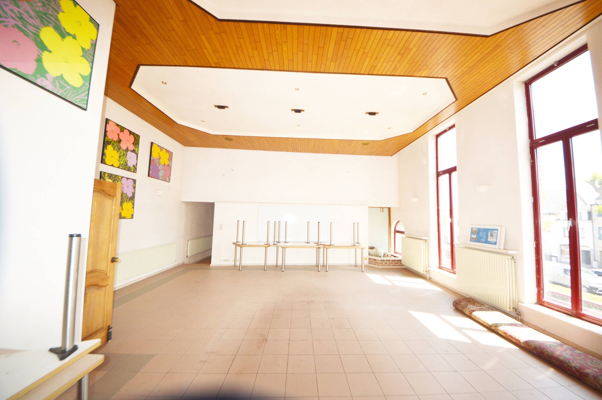 Uniek commercieel gebouw te huur in hartje Herzele – voormalig brouwerijpand met karakter en ruimte - foto 4