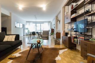 Zeer ruim en instapklaar appartement op goede ligging centrum Antwerpen aan de heraangelegde Leien.Indeling:inkom, grote leefruimte op prachtige...