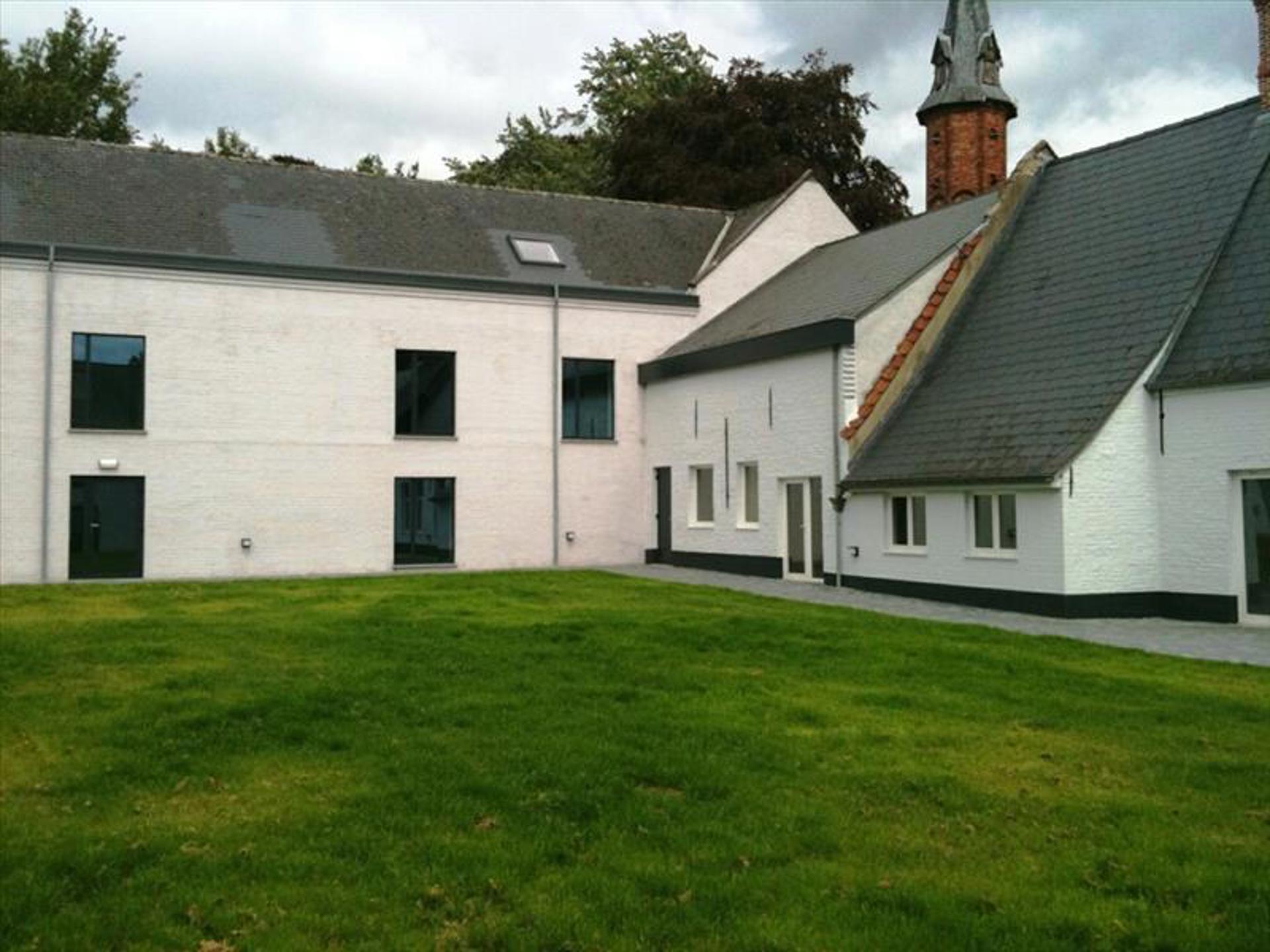 Commercial for rent in Merelbeke - photo 2