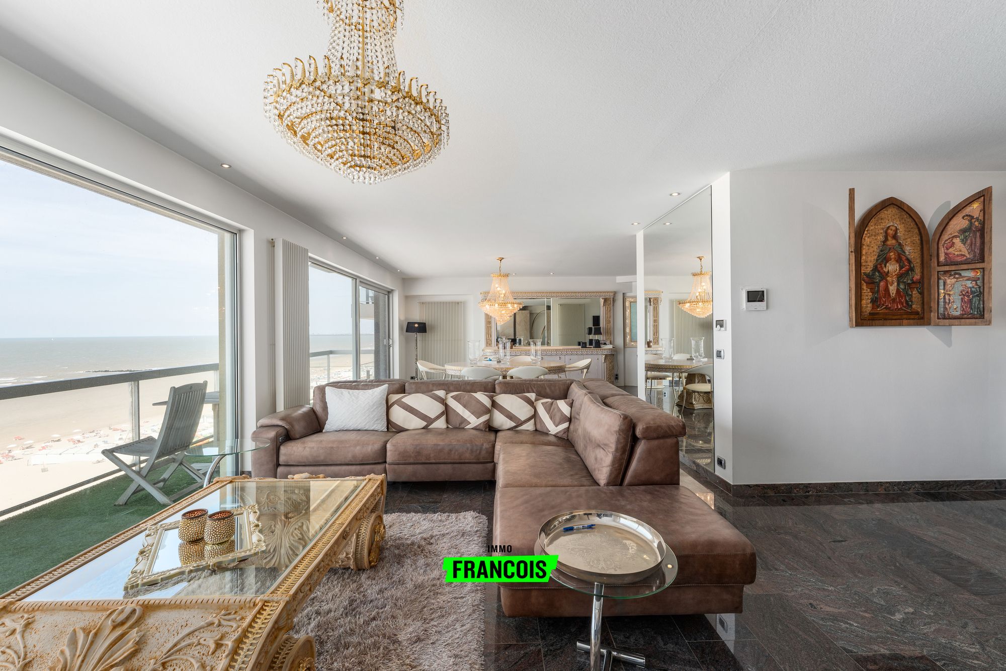Exclusief appartement met frontaal zeezicht en luxueuze afwerking op de Zeedijk van Blankenberge - foto 2