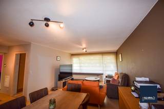 Dit lichtrijk en ruim twee-slaapkamerappartement kan je ontdekken op een zeer centrale ligging in Evere. Heerlijk gelegen in het centrum met...