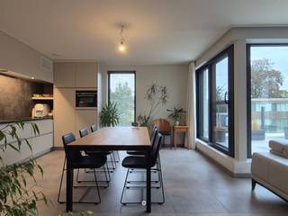 <p><span>SINT-NIKLAAS</span><span> - Looking for a recently built one-bedroom apartment? Then this property might be just what you're looking for.</span></p><p><span> </span></p><p><span>The key features at a glance:</span></p><ul><li><span>Energy-efficient apartment (natural gas-powered floor heating)</span></li><li><span>Located on the street of the future (plenty of green spaces)</span></li><li><span>The city center is within walking distance</span></li><li><span>Easy access to major thoroughfares</span></li></ul><p><span> </span></p><p><span>Layout:</span></p><p><span>Entrance hall with separate toilet, living room with plenty of natural light, open-concept kitchen with appliances (stove, range hood, oven, refrigerator, dishwasher), storage/laundry room, </span></p><p><span>entry hall that can serve as a walk-in closet, one bedroom, fully equipped bathroom (vanity unit, walk-in shower), terrace, spacious underground garage.</span></p><p><span> </span></p><p><span> </span></p><p><span>Available</span><span>: 1/01/2027</span></p><p><span>Price</span><span>: € 875 (including garage) + € 75 in common area fees</span></p><p><span>E-level</span><span>: < 30</span></p><p><span> </span></p><p><span>Interested in this beautiful apartment? Request a tour today via our website!</span></p>