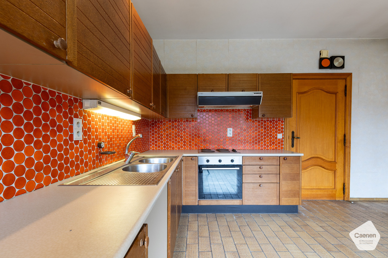 Wonen en werken in het hart van Ruddervoorde ! Deze woonst omvat 5 slaapkamers &amp; 2 garages! - foto 5