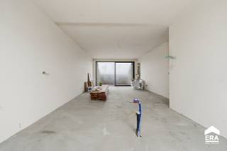 Appartement te koop in IeperOVER HET APPARTEMENTDit moderne nieuwbouwappartement (oplevering voorzien in 2026) is gelegen langs de Rijselseweg, op...