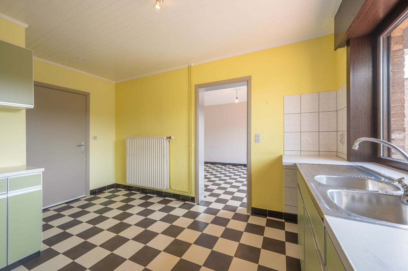 Charmante woning met 3 slaapkamers, garage en tuin - foto 4