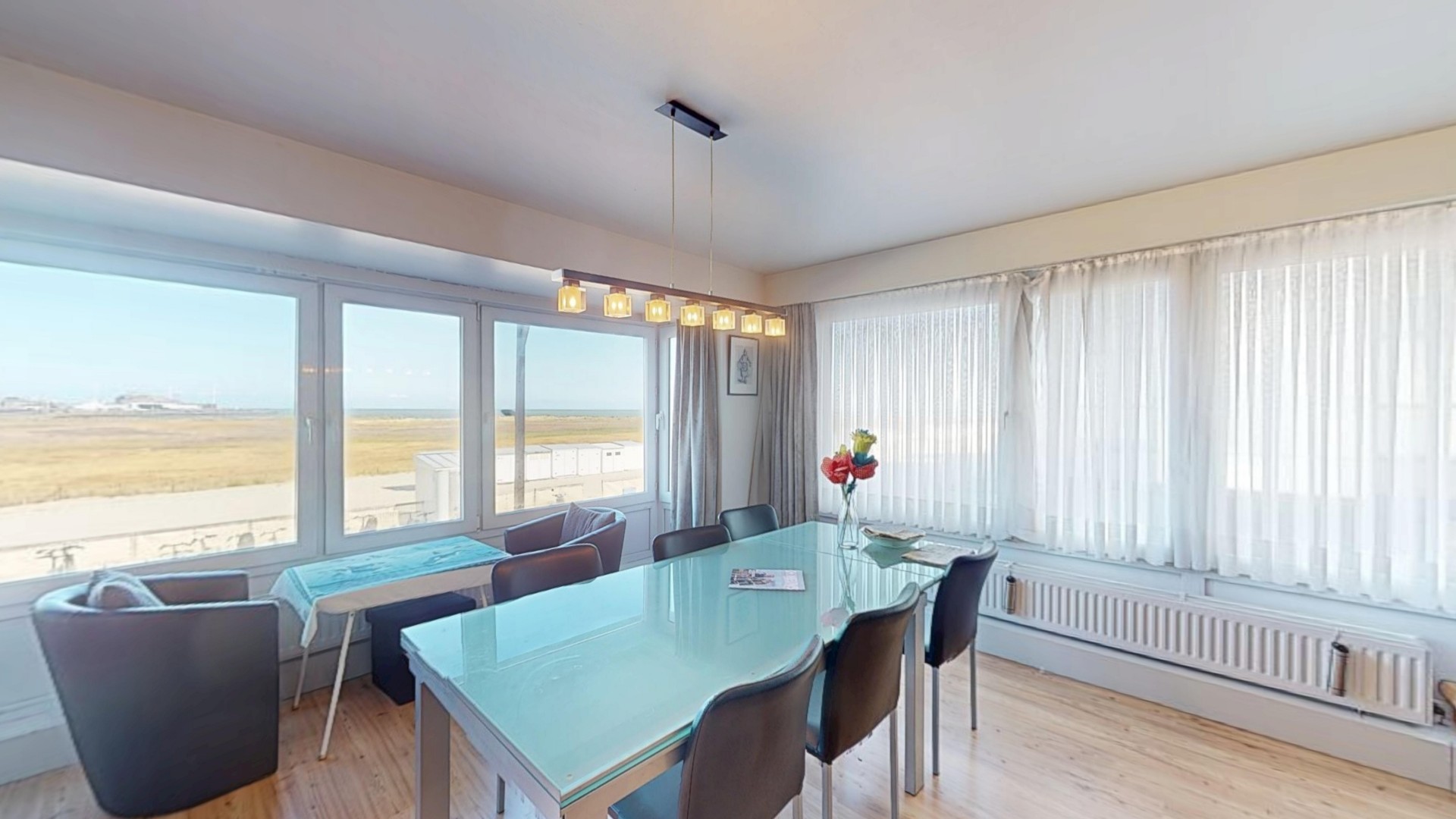 Ruim appartement met 3 slaapkamers en fantastisch uitzicht aan de Zeedijk in Heist-aan-Zee - Te koop! - foto 4