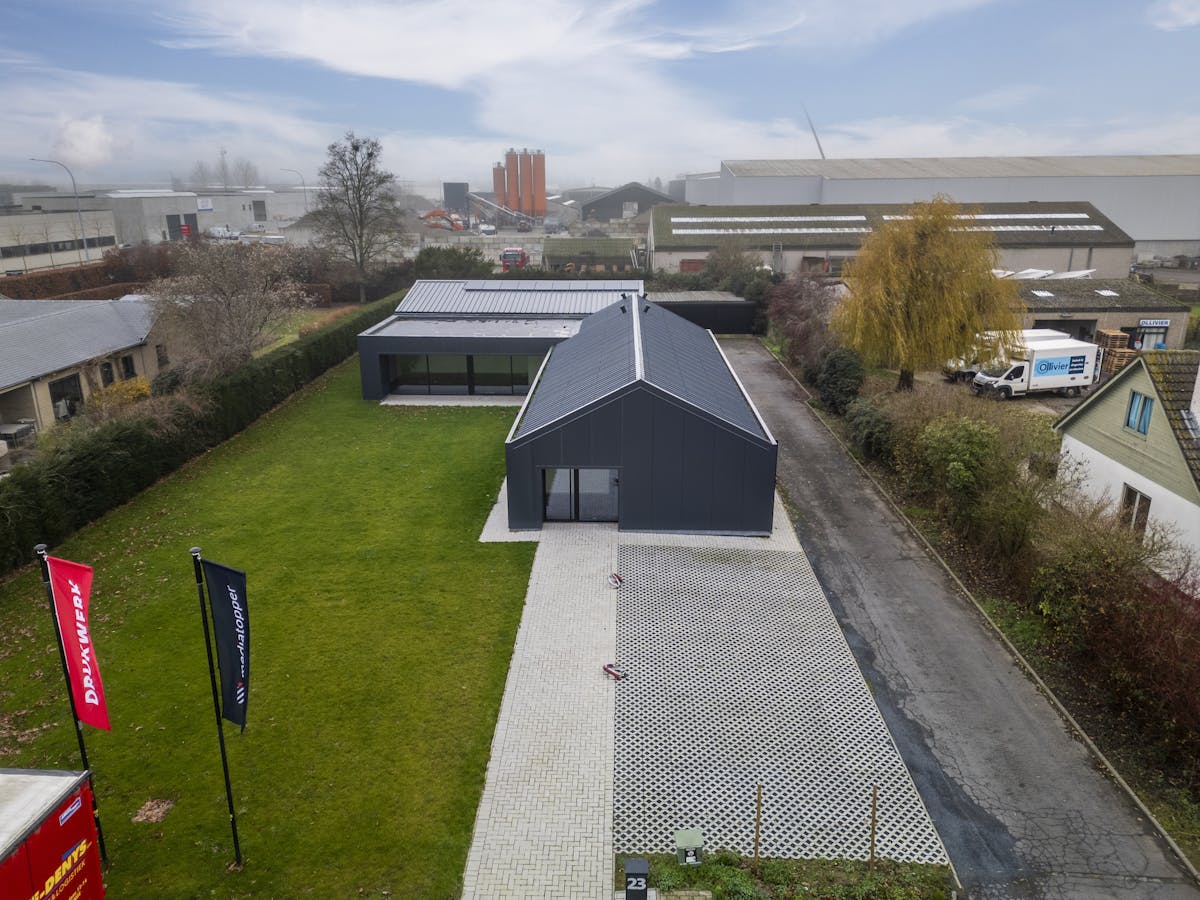 Bâtiment commercial prêt à emménager à vendre à Poperinge - photo 4