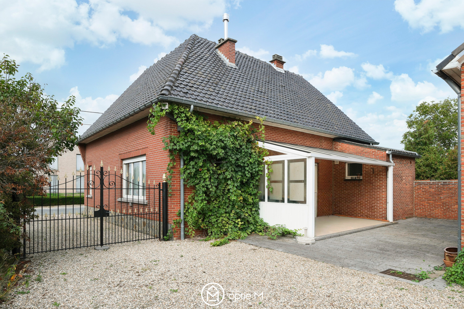 Charmante woning te koop in Bilzen-Hoeselt – verrassend ruim en met veel potentieel - foto 4