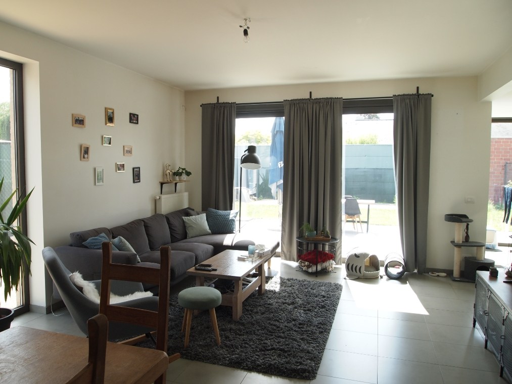 Ruime recente halfwoning met 3 slaapkamers, tuin en garage, Tategemstraat 34, 8790 Waregem - foto 4