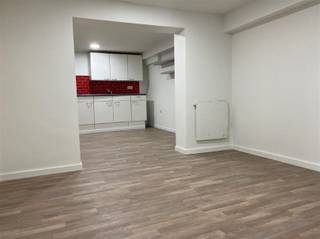 ANVERS ZUID - Moonsstraat 17 : Bel atelier/stockage situé dans un quartier branché près du Troonplaats et du Musée des Beaux-Arts. Cet...