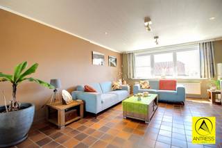 Openhuizendag op 19 juli !Iedereen is welkom van 11:00 tot 12:30uSchrijf je in via thomas@antress.be Ruime bel-etagewoning met tuin, garage en 2...