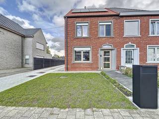 This house is located in a prime location in Aalter. Shops, schools and restaurants are within walking distance. The smooth connection to access...