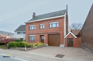 Ruime instapklare woning op toplocatie in OpwijkDeze ruime woning, gelegen in een van de meest geliefde straten van Opwijk, brengt een toplocatie...