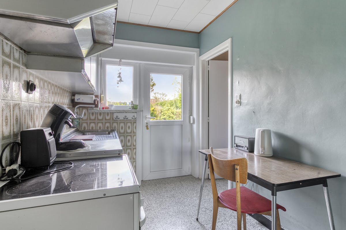 Te renoveren gezinswoning met leuke tuin in Geluwe - foto 5