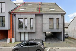 Duplex uit 2016 met 2 slaapkamers en terras Deze recente duplex maakt deel uit van een kleinschalige residentie met slechts 5 eenheden en is...