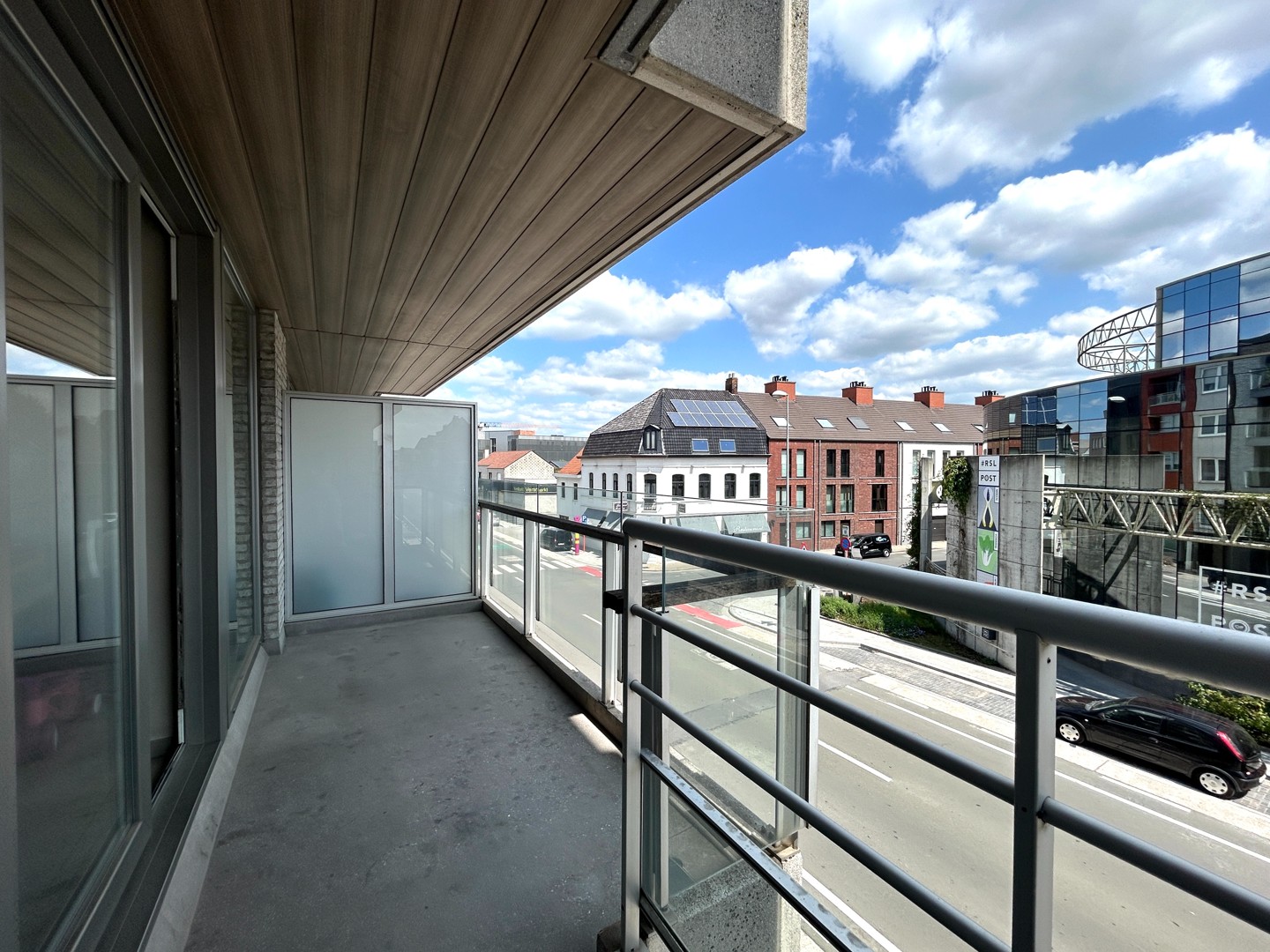 Instapklaar twee-slaapkamerappartement met 2 terrassen te centrum Roeselare! - foto 5