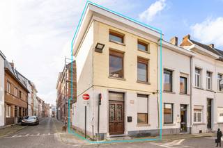 Charmante renovatiewoning op topligging, pal in het centrum van Mechelen.BEKIJK ZEKER ONZE (VIRTUELE) GRONDPLANNEN EN ATTESTEN VOOR DE INDELING EN...