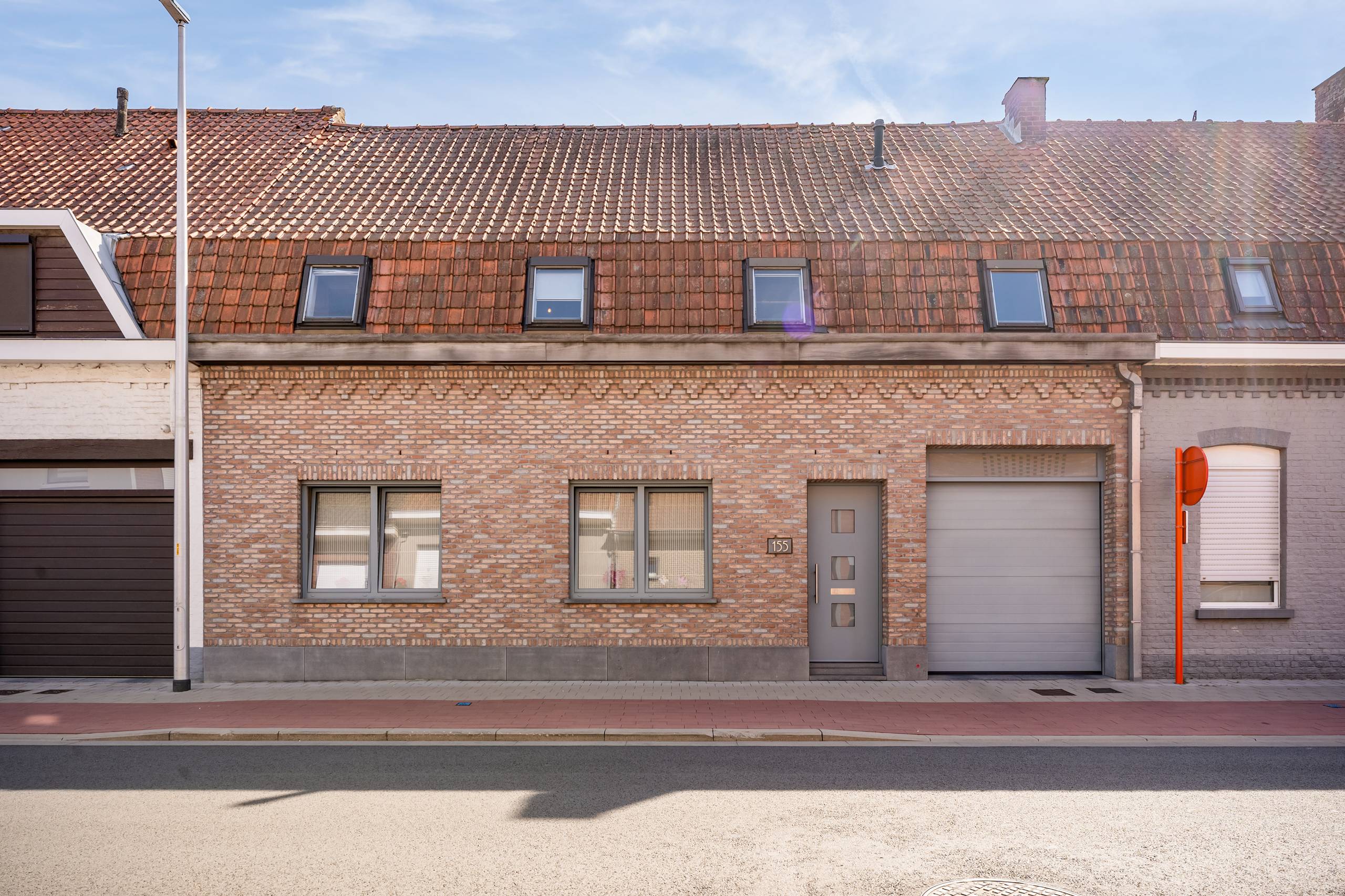 Ruime woning met landelijk zicht en grote garage in Moorsele - foto 1