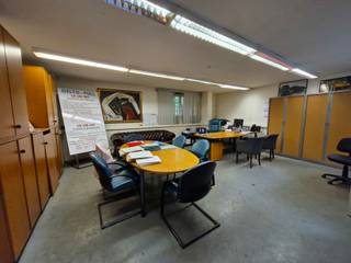 Entrepôt spacieux à louer à Manage – Idéalement situé !Découvrez ce superbe entrepôt de ± 2.000 m² avec une hauteur de 7 m, parfaitement adapté à vos...