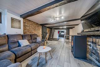 Contact agence : Infos et visites auprès de Thomas Pirquet au 0498/78.07.93We Invest Charleroi & En Fagne vous propose cette jolie maison pleine de...