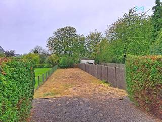 Dit charmante gelijkvloers appartement biedt verrassend veel ruimte, licht en comfort, met als grote troef een diepe, groene tuin waar je volop...