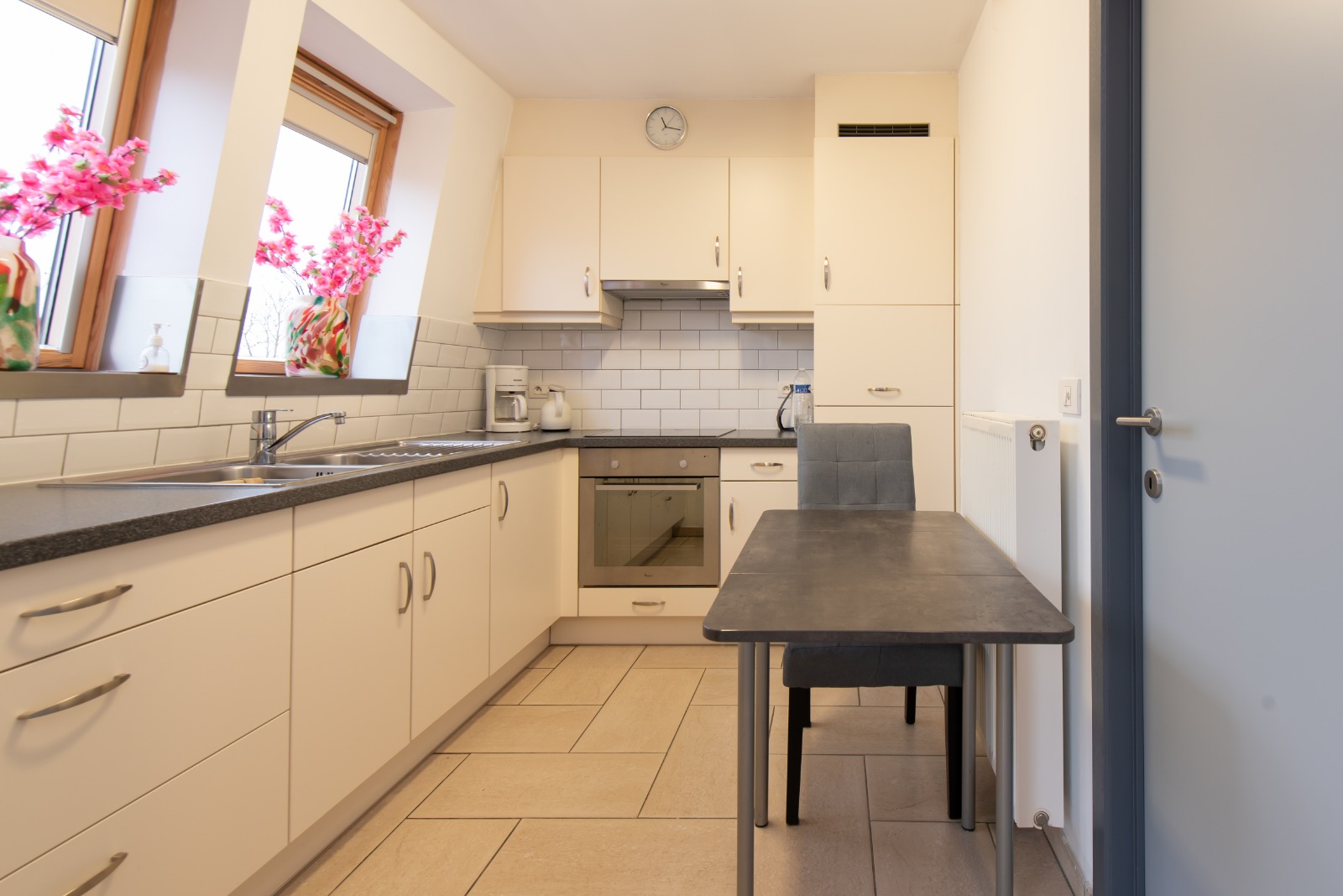 Lichtrijk en instapklaar 2 slpk appartement op topligging - foto 3