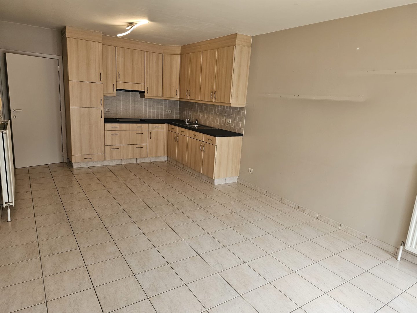 Gelijkvloers Appartement Te Huur - foto 5