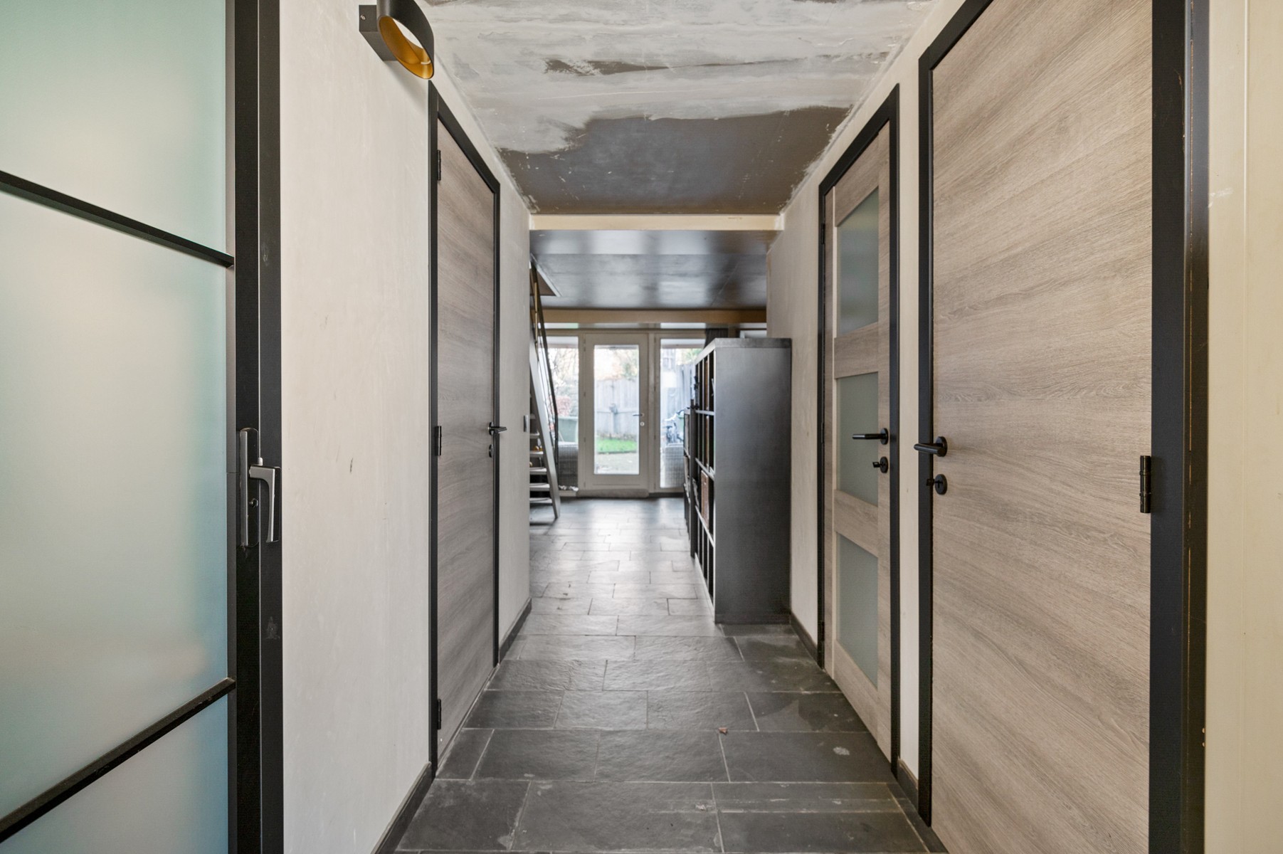 Instapklare woning met tal van mogelijkheden en aangename buitenruimte - foto 2