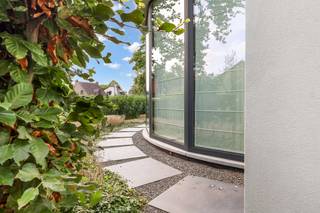 Luxueuze gelijkvloerse woning met 4 slaapkamersOntdek deze uitzonderlijke, instapklare eigendom met het comfort van een villa en het gemak van een...