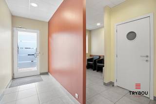 Op zoek naar een combinatie van wonen en werken? Deze alleenstaande woning in de Jonkershovestraat 59 biedt een unieke opportuniteit voor wie op...