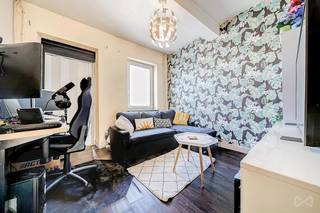 Cette maison 3 chambres à rénovée, située à 2 pas du centre-ville de Huy.Composé comme suit : Rez : hall d'entrée, cuisine/SAM, remises.1er étage : 2...