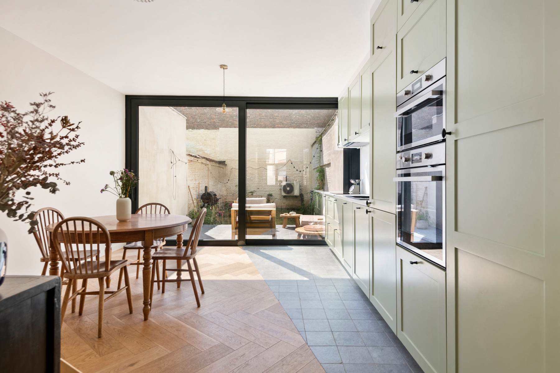 Gemeubelde woning in hartje Berchem - foto 3