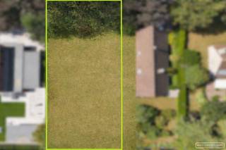 Ontdek deze bouwgrond van 800 m2 op toplocatie te Wielsbeke, rustig gelegen in een groene, kindvriendelijke buurt met vlotte verbindingen...