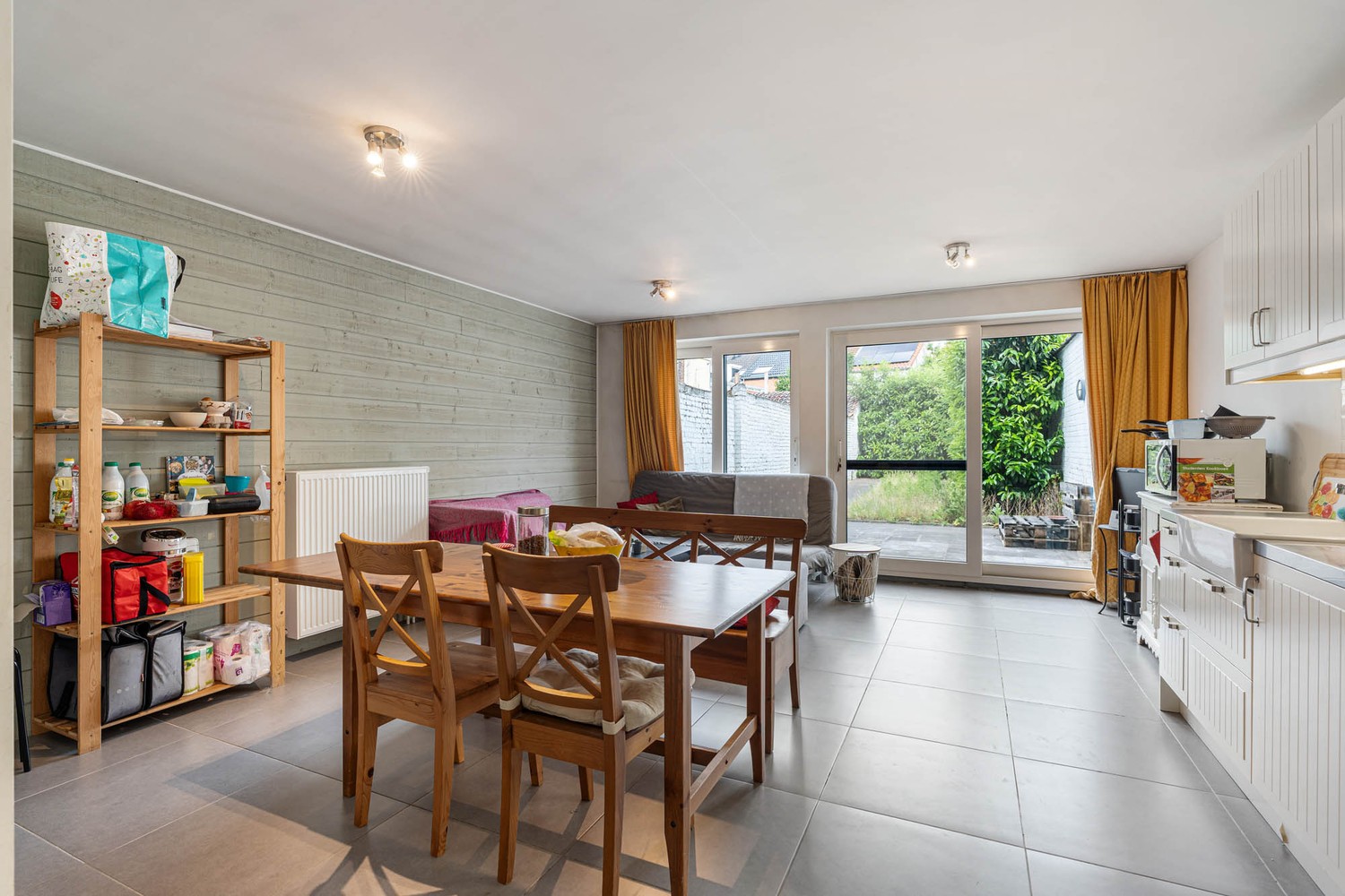 Gerenoveerd en energiezuinig appartement met 3 slaapkamers, 2 badkamers en een tuin nabij het station te centrum Leuven! - foto 1