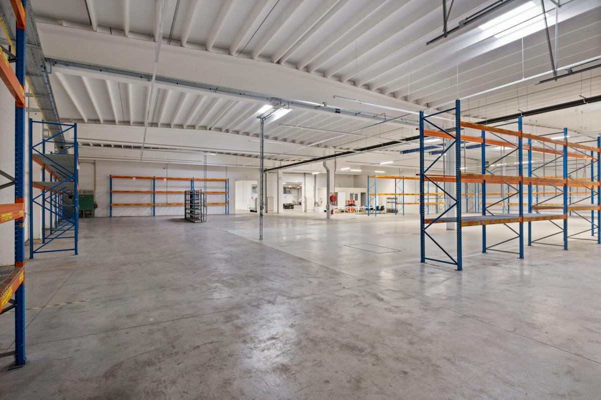 Entrepôt avec bureaux à louer à Deerlijk - photo 5