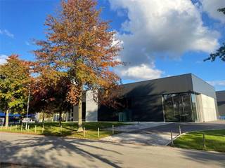Huur nu jouw bedrijfsruimteYour space your way7 Bedrijfsruimten op het bedrijventerrein van Hasselt Kiewit. Ze kunnen gebruikt worden voor tal van...