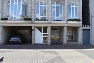 INDELINGWinkelruimte ca. 100 m² - tegelvloerBureau ca. 10 m² - tegelvloerKeuken ca. 7 m² - tegelvloerArchief ca. 8 m² - tegelvloerWasplaats ca. 5 m²...