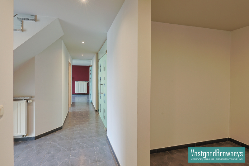 Instapklaar appartement met 3 slaapkamers en terras in hartje Zwalm - foto 5