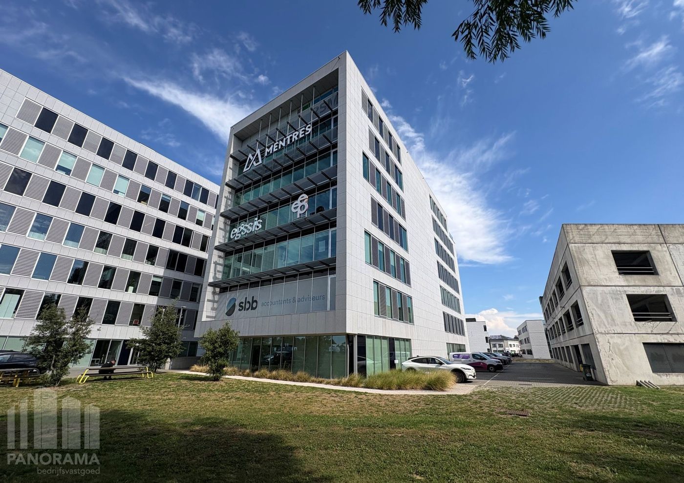 552 m² instapklare kantoorruimte met visibiliteit van de E40 - foto 2
