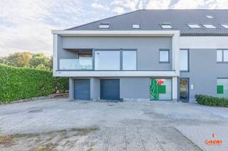 Dit instapklare duplexappartement bevindt zich op de eerste verdieping van een kleinschalige residentie in Wondelgem. Het appartement is...