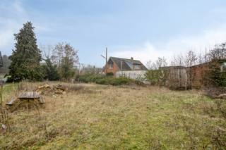 Op zoek naar de perfecte plek om jouw droomwoning te realiseren? Deze ruime bouwgrond voor open bebouwing is gelegen langs de Halensebaan, op...